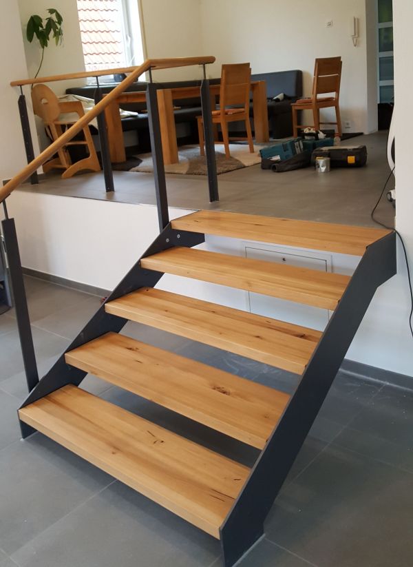 HPL Flachwangentreppe